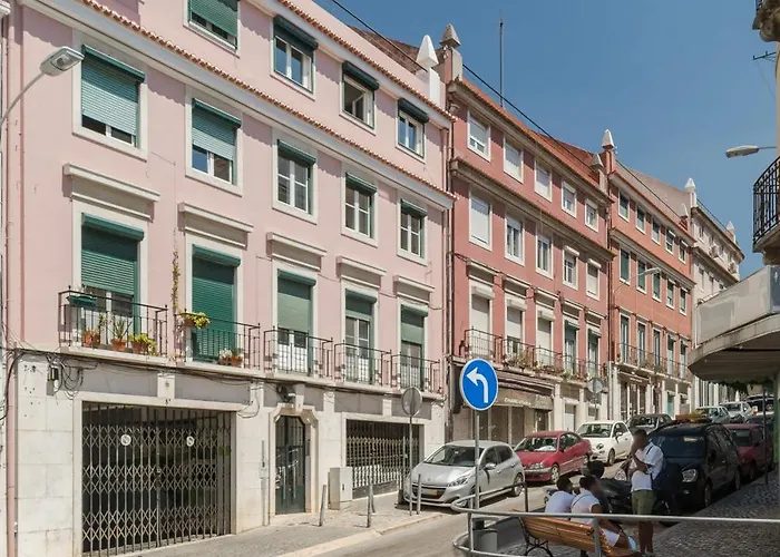 Typical 2br In Campolide