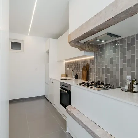 Typical 2br In Campolide * Лиссабон
