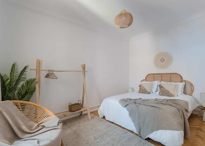 Typical 2br In Campolide 公寓 *