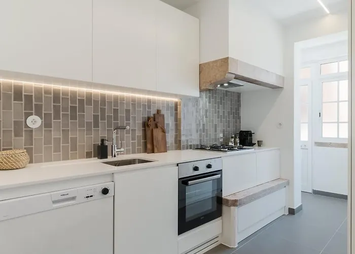 Typical 2br In Campolide Lisbon