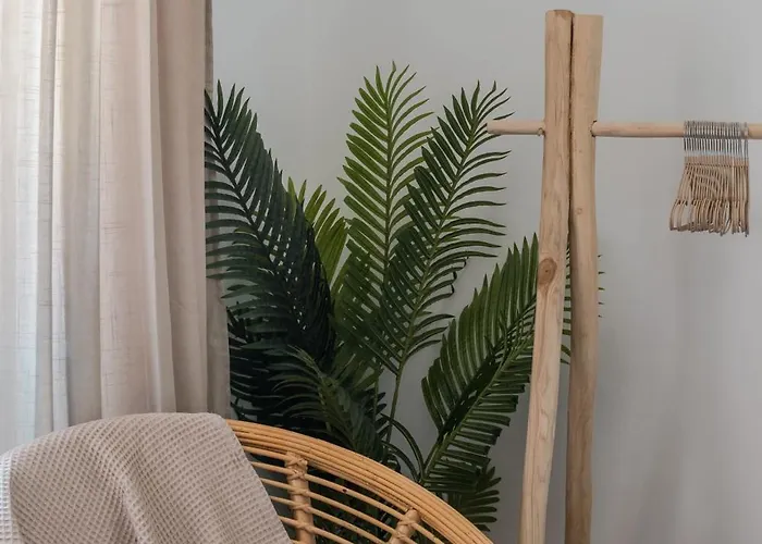 Typical 2br In Campolide Apartment