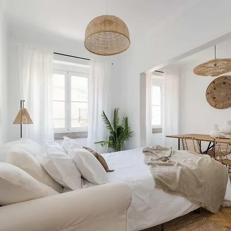 Typical 2br In Campolide Appartement