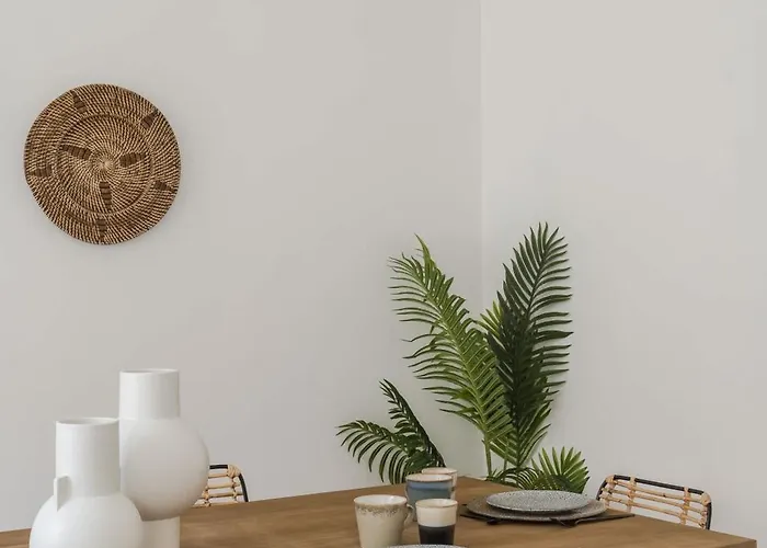 Typical 2br In Campolide Appartement