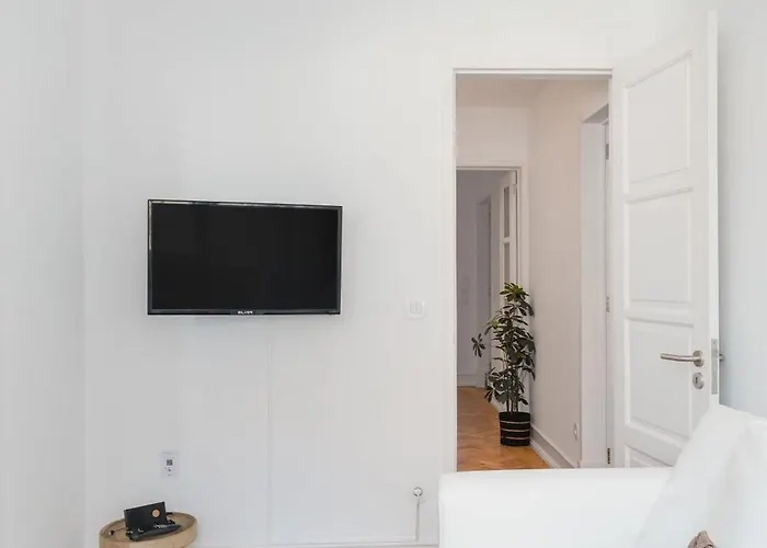 Appartement Typical 2br In Campolide