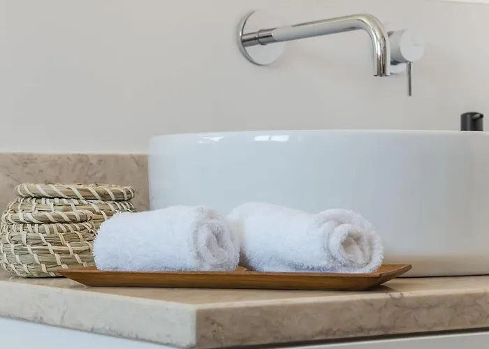 Typical 2br In Campolide